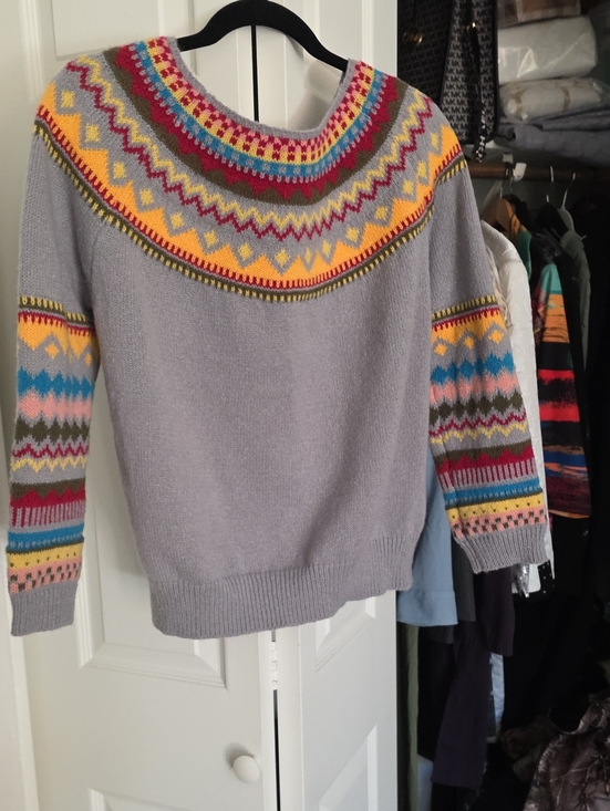 Vintage Sweaters - Vintage Light Gray Fair Isle Crewneck Sweater with Multicolor Yoke